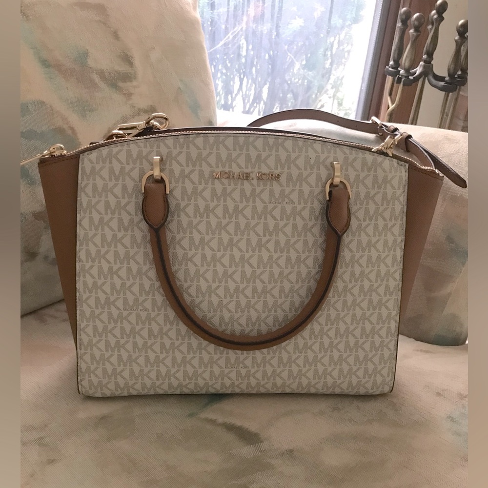 Michael Kors Large Ellis Satchel Vanilla with tags
